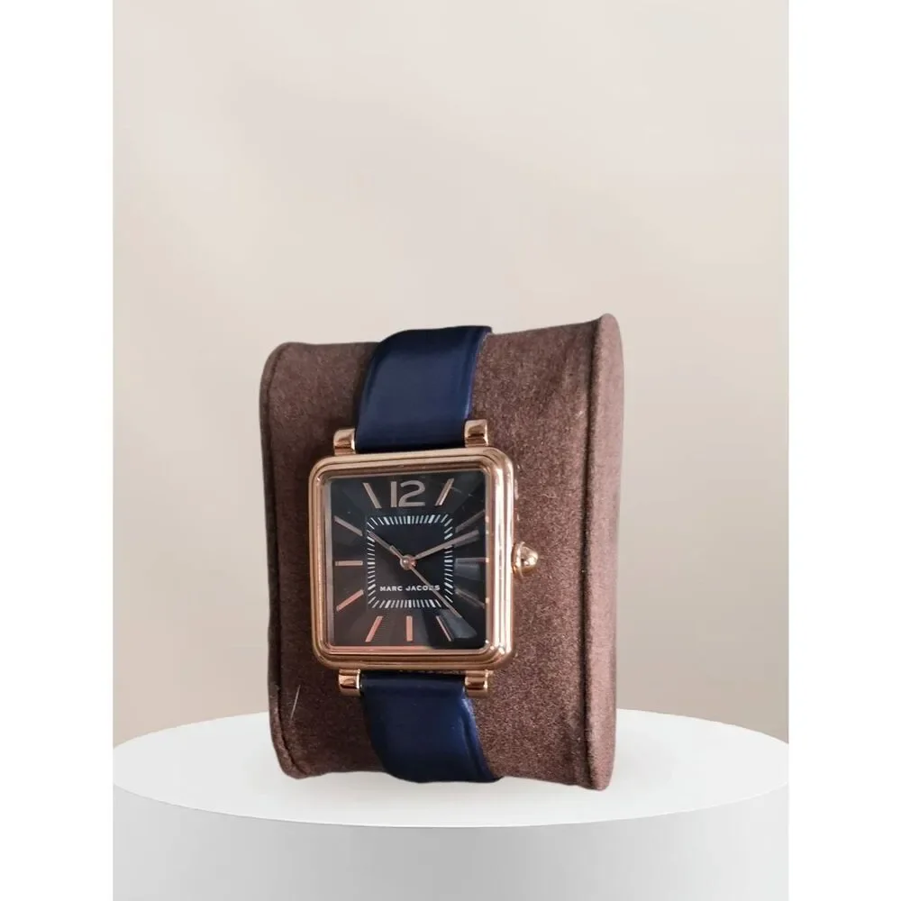 Marc Jacobs Vic MJ1523 watch featuring a rose gold-tone case